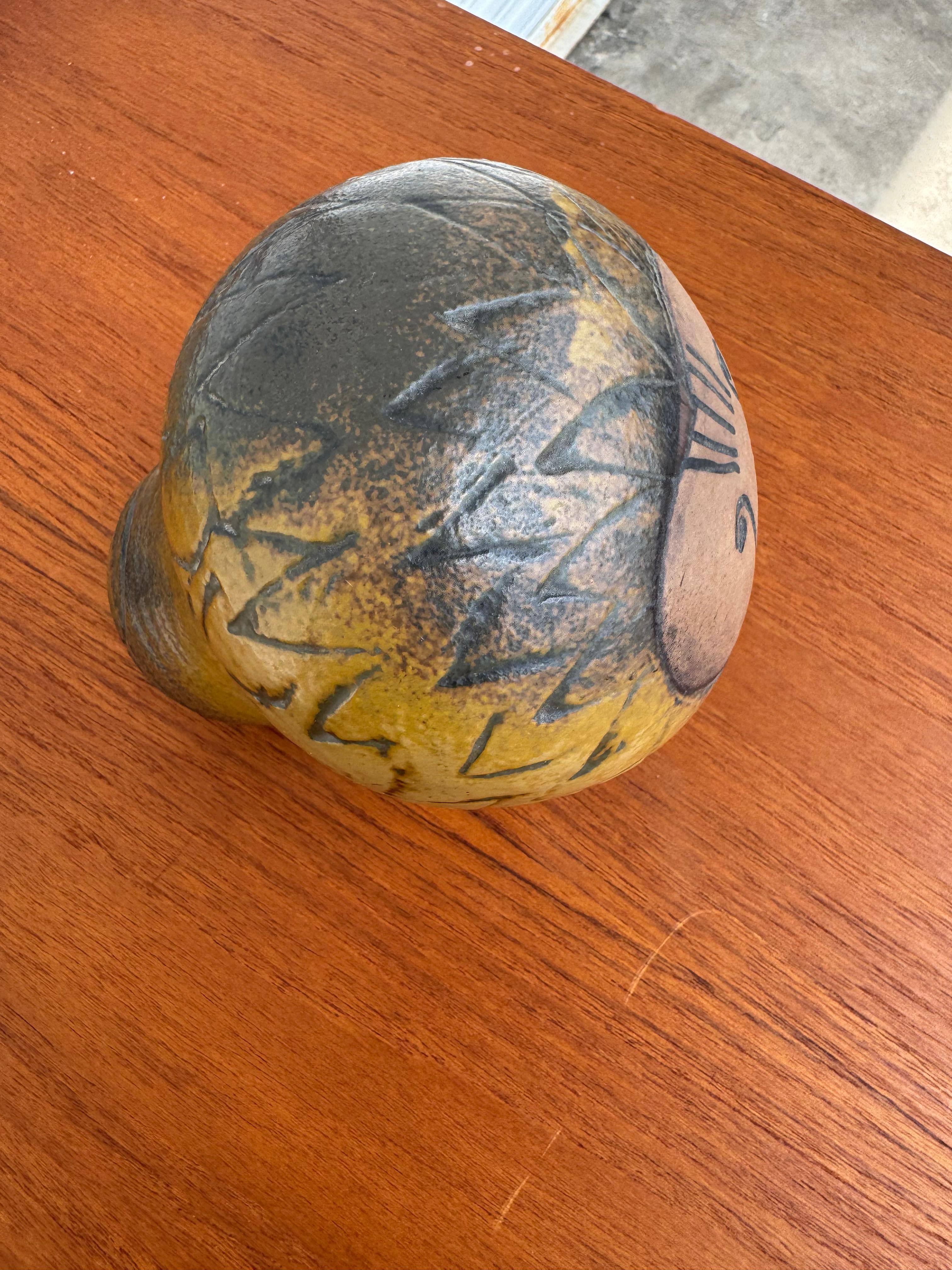 Lisa Larson Skulptur eines Keramiklöwen von Gustavberg (Ende des 20. Jahrhunderts) im Angebot