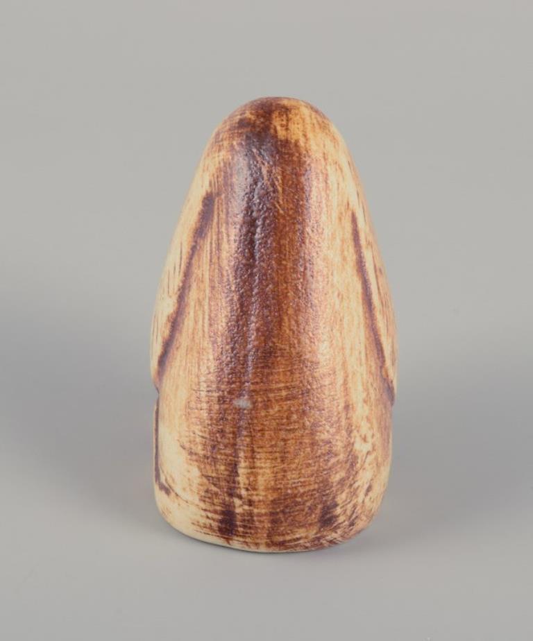 Smaltato Lisa Larson per Gustavsberg. Basset hound in ceramica smaltata. Fine del XX secolo. in vendita