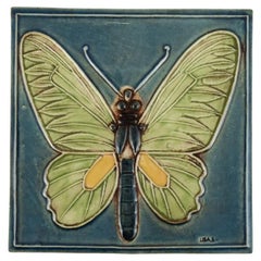 Lisa Larson pour Gustavsberg. Plaque murale papillon en céramique.