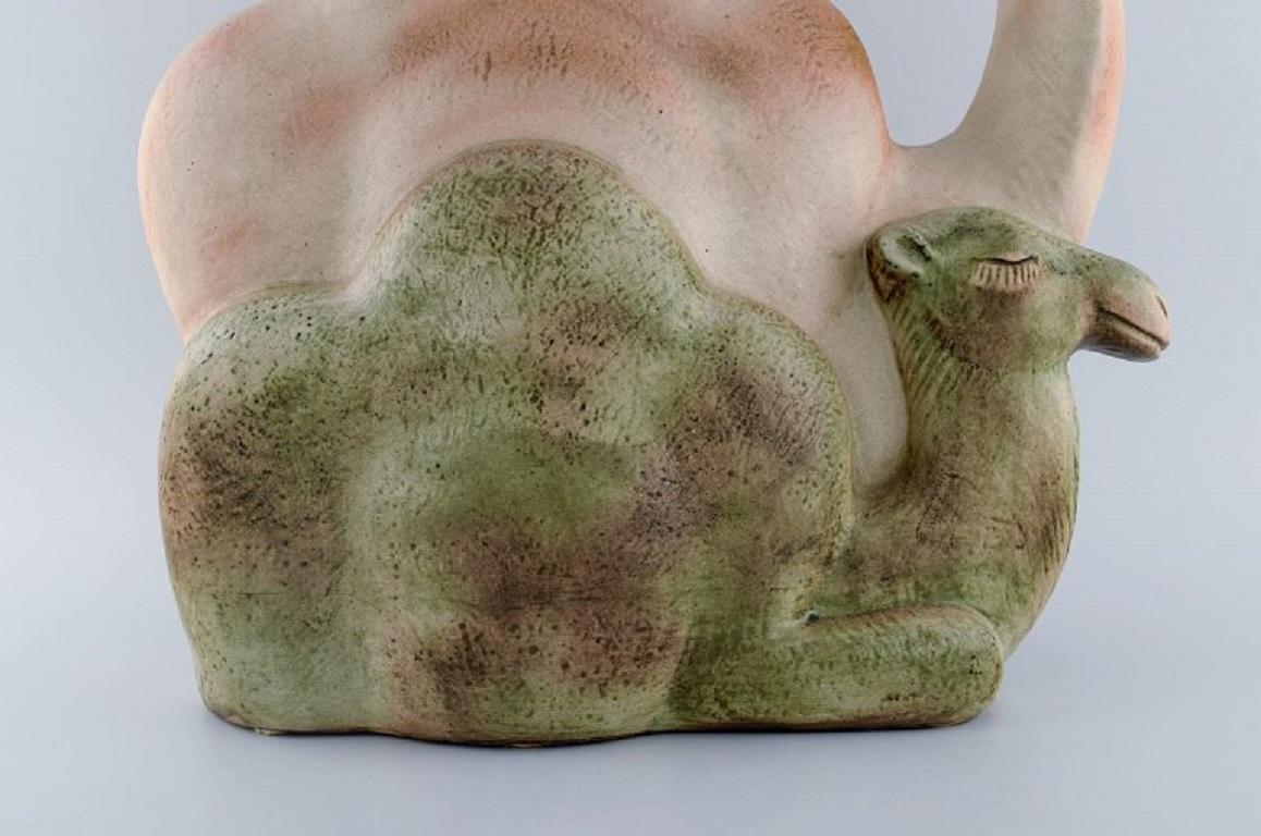 Lisa Larson for Gustavsberg. Colossal and rare sculpture in glazed stoneware. 
Two dromedaries. 1990s.
Measures: 42 x 34 cm.
In excellent condition.
Signed.