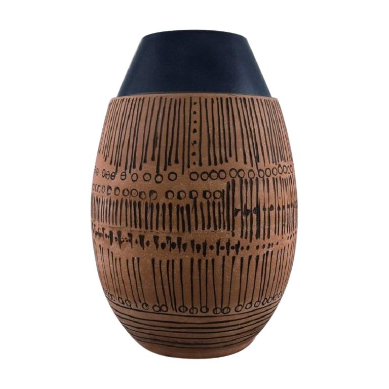 Lisa Larson pour Gustavsberg:: énorme vase en céramique de Grenade au design moderniste