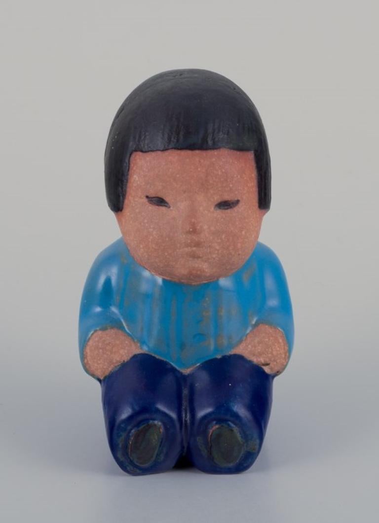 Lisa Larson für Gustavsberg. Keramikfigur „Mei“ aus „Children of the World“ (Skandinavische Moderne) im Angebot