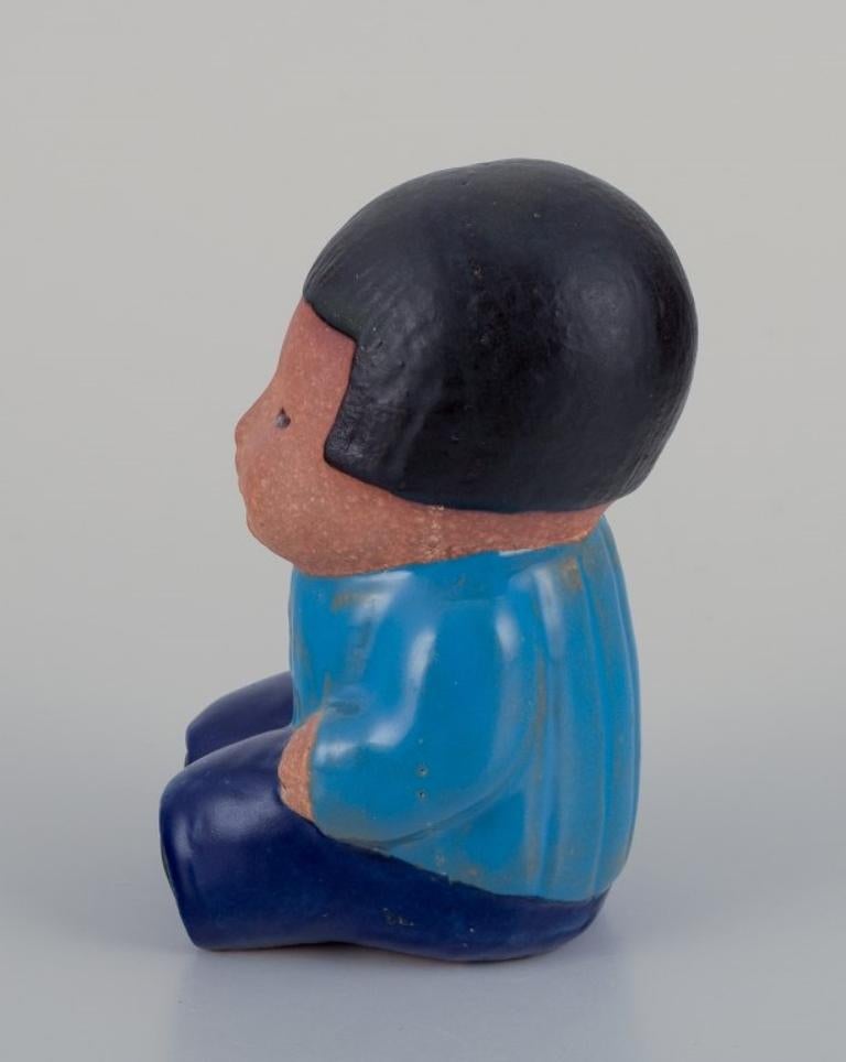 Lisa Larson für Gustavsberg. Keramikfigur „Mei“ aus „Children of the World“ (Schwedisch) im Angebot