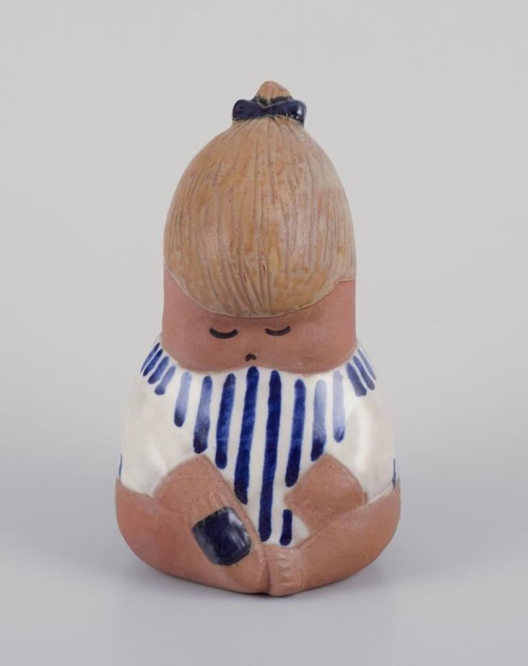 Lisa Larson para Gustavsberg. Rara estatuilla "Johanna" de cerámica esmaltada.