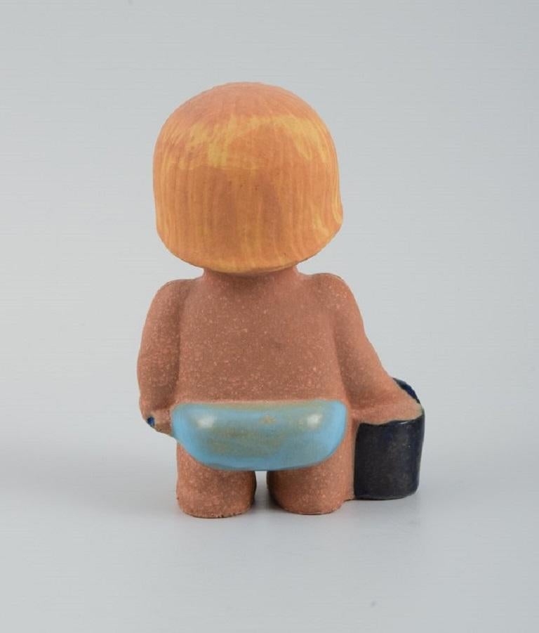 Suédois Lisa Larson pour Gustavsberg. Figure en grès de « Tous les enfants du monde ». en vente