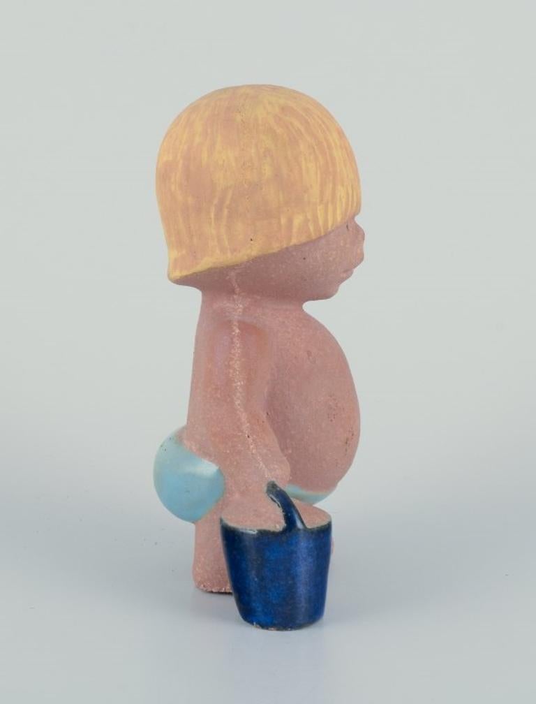 Lisa Larson für Gustavsberg. Figur aus Steingut. Serie „Children of the World“ (Schwedisch) im Angebot