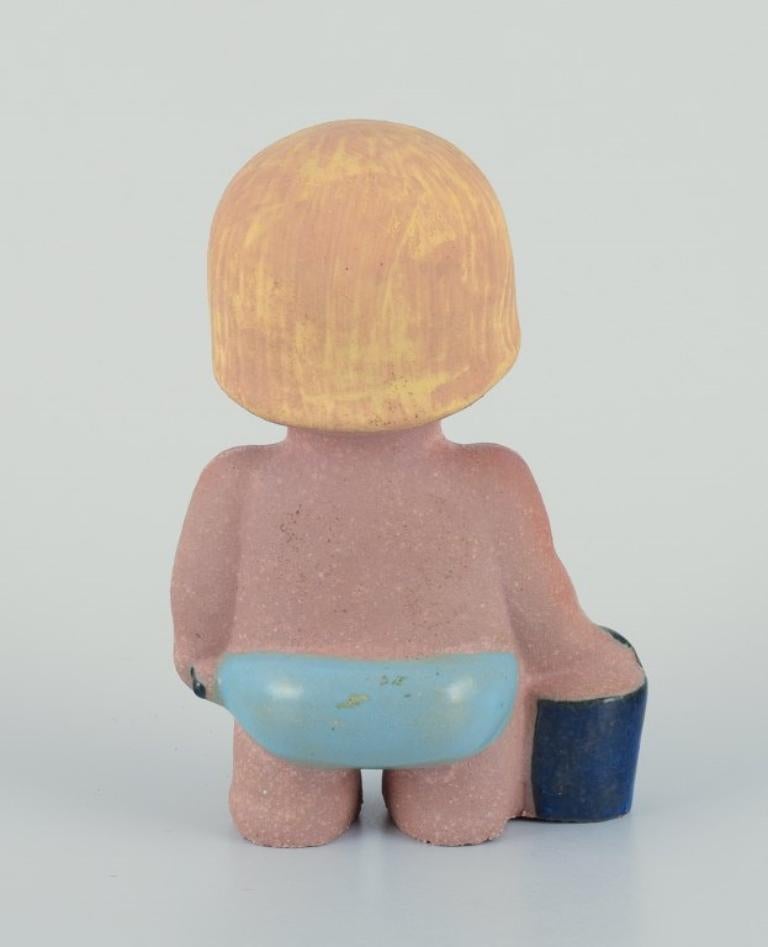 Vernissé Lisa Larson pour Gustavsberg. Figurine en grès. série Children of the World en vente