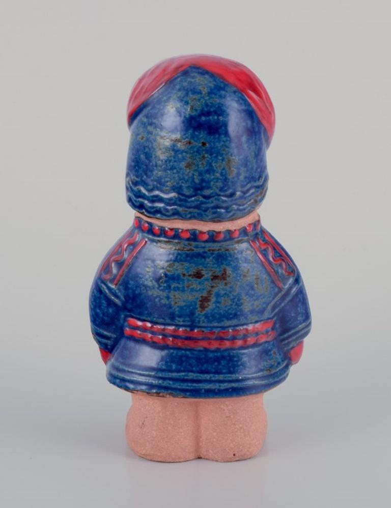 Lisa Larson per Gustavsberg. Statuetta in gres di un ragazzo. 