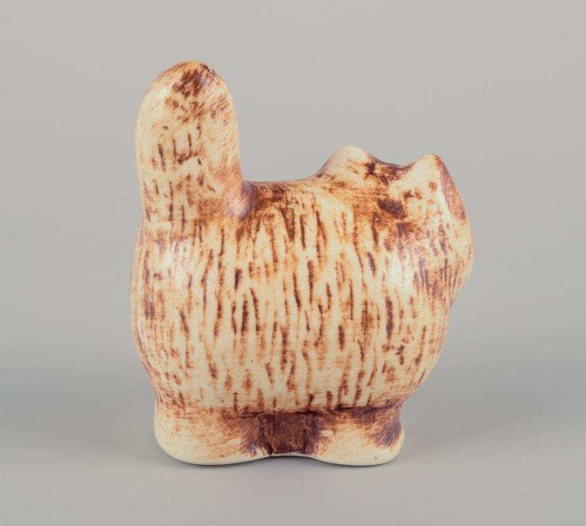 Lisa Larson for Gustavsberg, Sweden.
Cat in glazed ceramic.
Late 20th century.
In excellent condition.
Signed.
Dimensions: L 5.0 cm x H 5.5 cm.