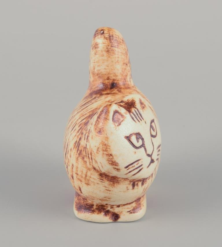 Lisa Larson for Gustavsberg, Sweden. Cat in glazed ceramic. Late 20th C. In Excellent Condition In København, Copenhagen
