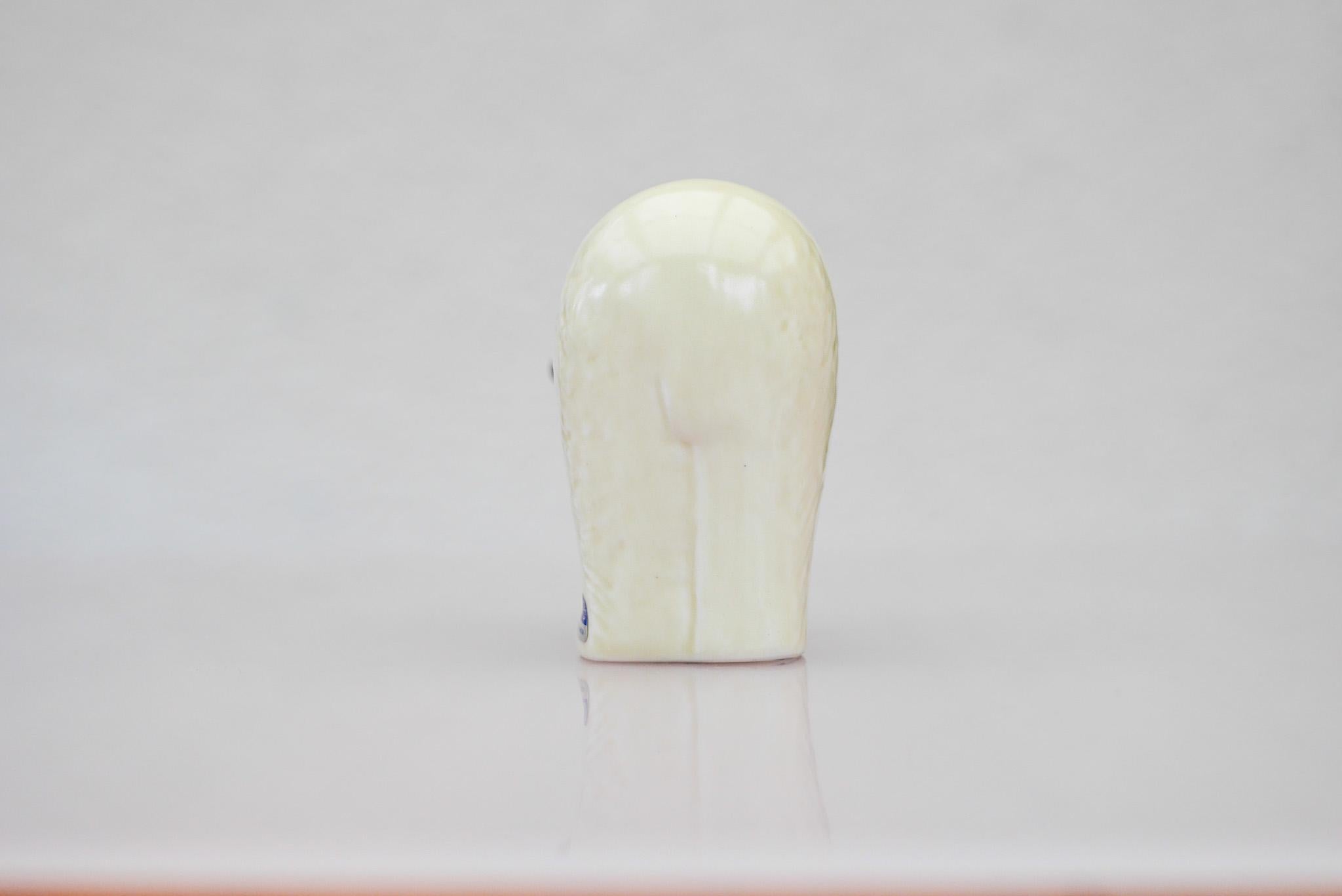 Lisa Larson Eisbär Lilla Zoo Serie glasiertes Steingut von Gustavsberg Schweden. (Ende des 20. Jahrhunderts) im Angebot