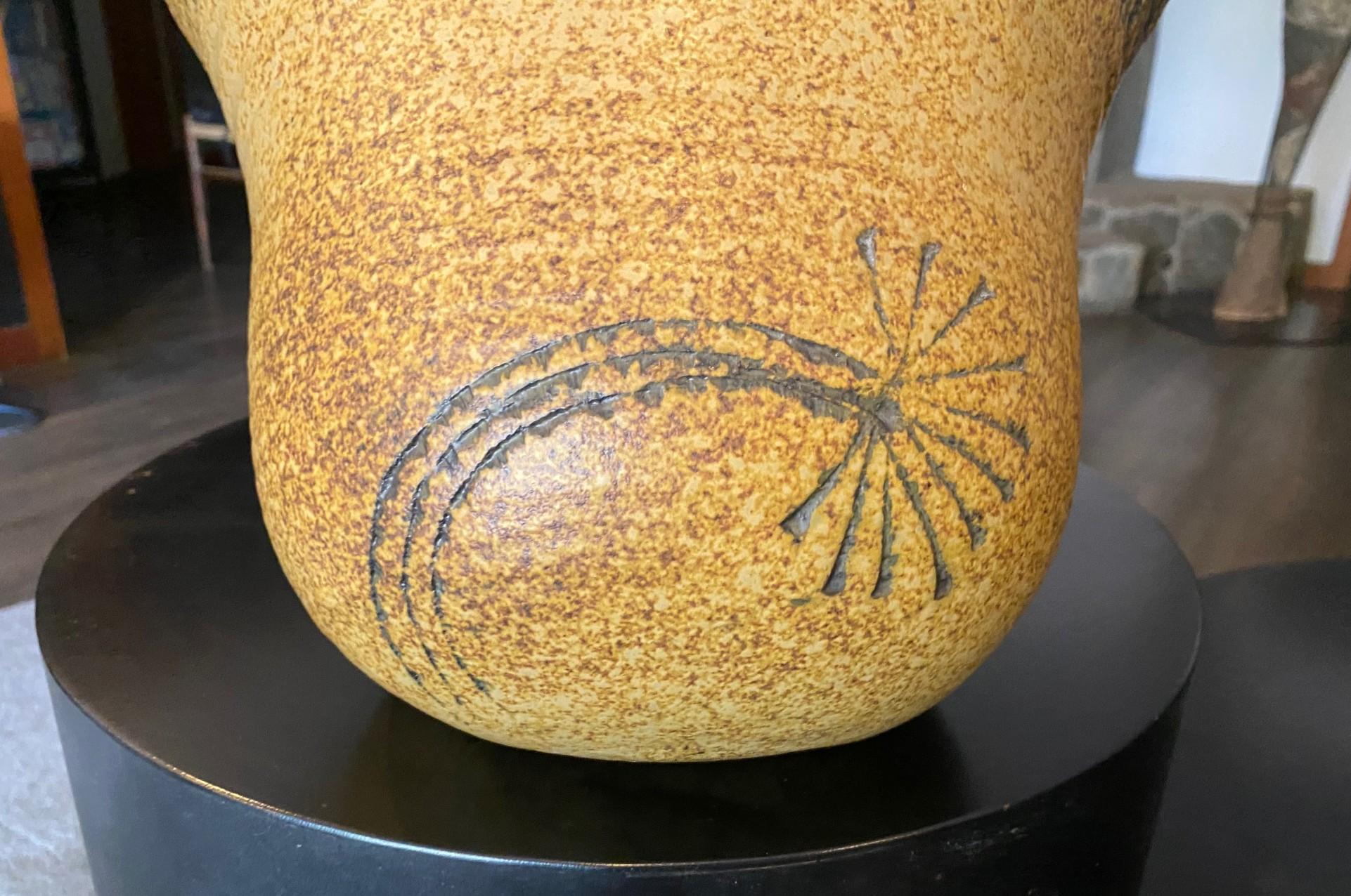 Lisa Larson, scultura in ceramica svedese di metà secolo firmata Gustavsberg, Leone di grandi dimensioni in vendita 3