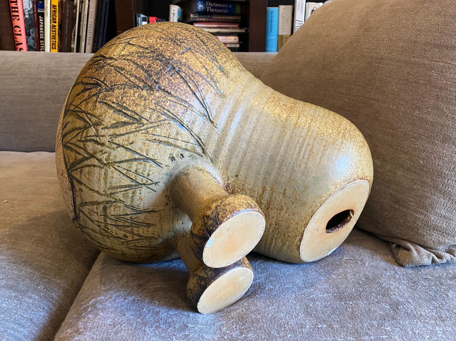 Lisa Larson, scultura in ceramica svedese di metà secolo firmata Gustavsberg, Leone di grandi dimensioni in vendita 9