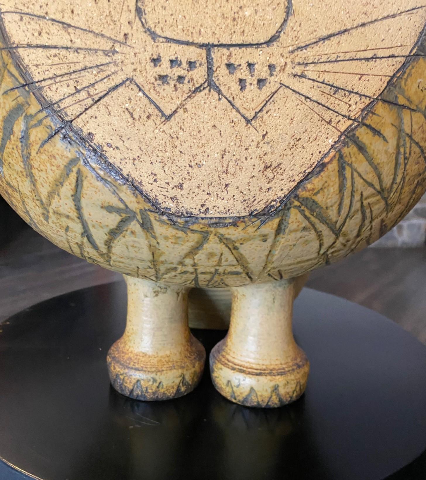 Cotto in fornace Lisa Larson, scultura in ceramica svedese di metà secolo firmata Gustavsberg, Leone di grandi dimensioni in vendita
