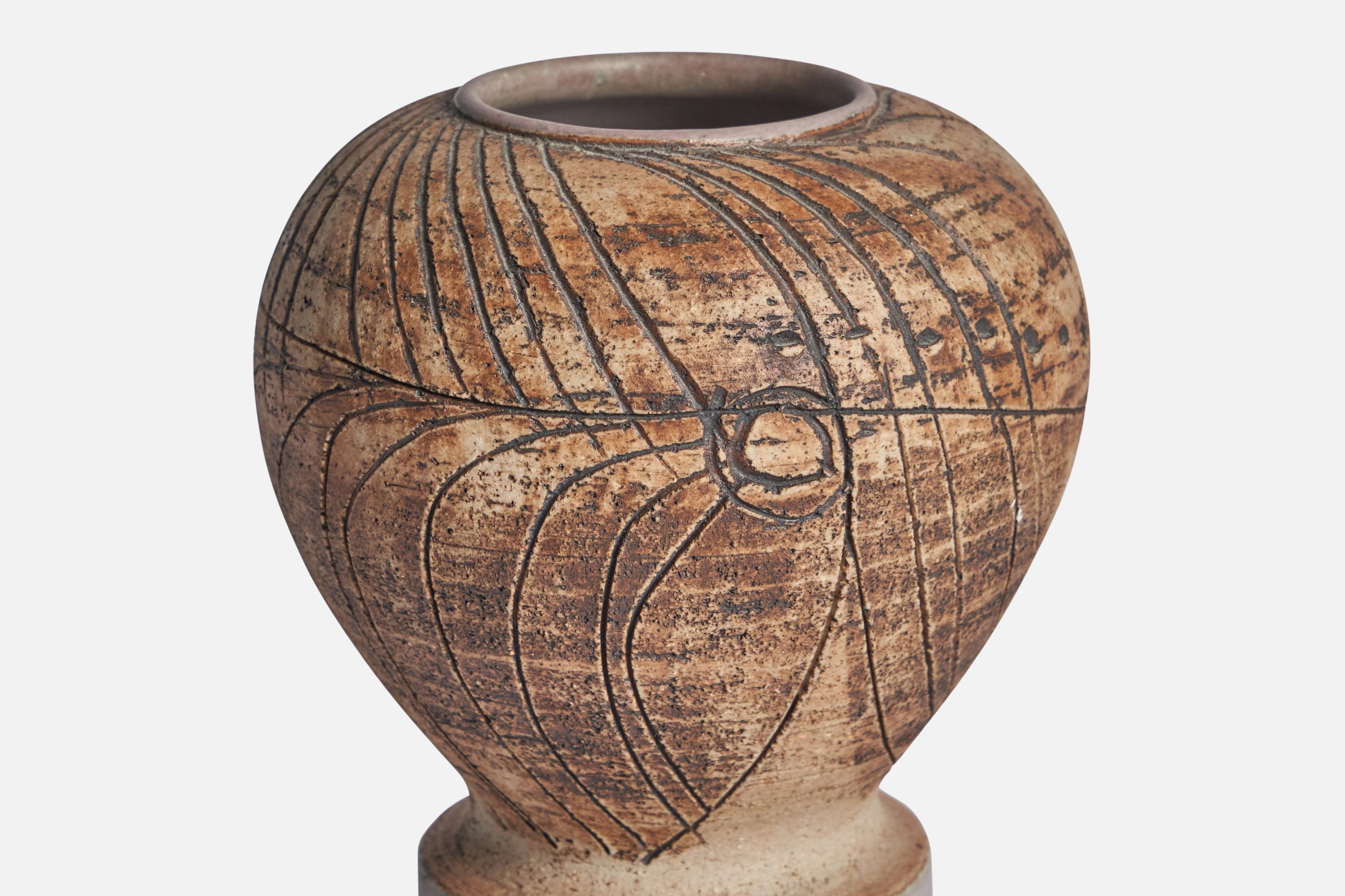 Mid-Century Modern Lisa Larson, Vase, Stoneware, Sweden, 1960s For Sale