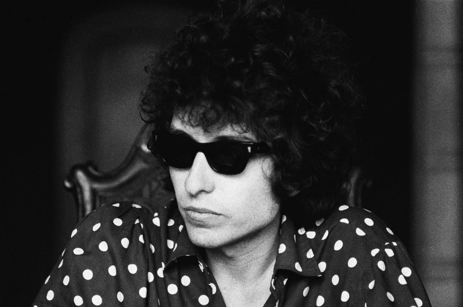 Lisa Law Black and White Photograph - Bob Dylan, Los Angeles, CA 1966
