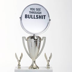 Lisa Levy, Ves a través de la mierda, 2014, Espejo, plástico, mármol, objeto encontrado