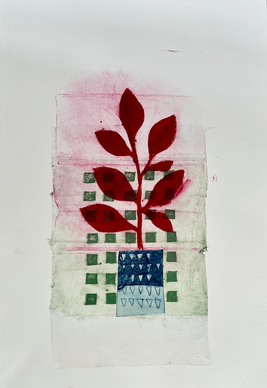 Lisa Lightman Interior Print – Rote Blätter in blauem Topf