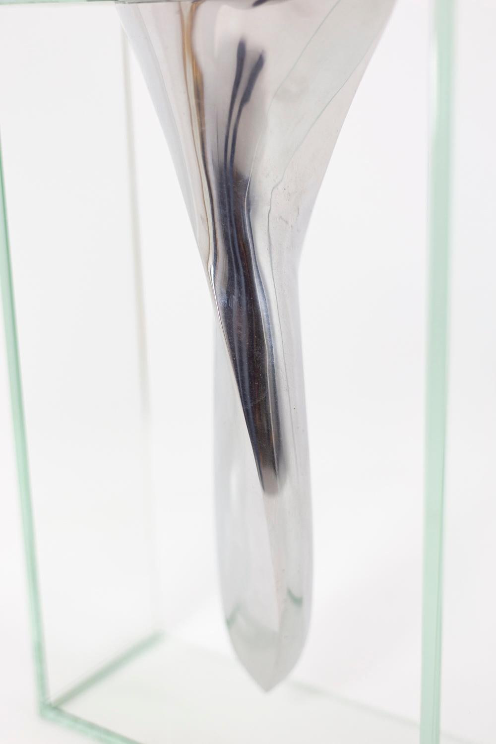 Moderne Lisa Mori, Vase en aluminium et verre, années 1980 en vente