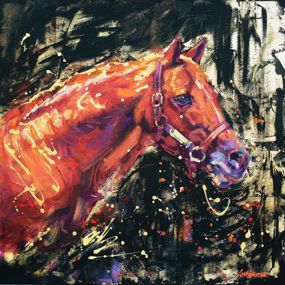 Dieses mutige und farbenfrohe impressionistische Pferdebild "Our Golden Boy" der Künstlerin Lisa Palombo ist ein 40x40 Acrylgemälde auf Leinwand. Abgebildet ist ein Porträt der Rennlegende Secretariat in seiner kupferfarbenen Pracht. Anlässlich des