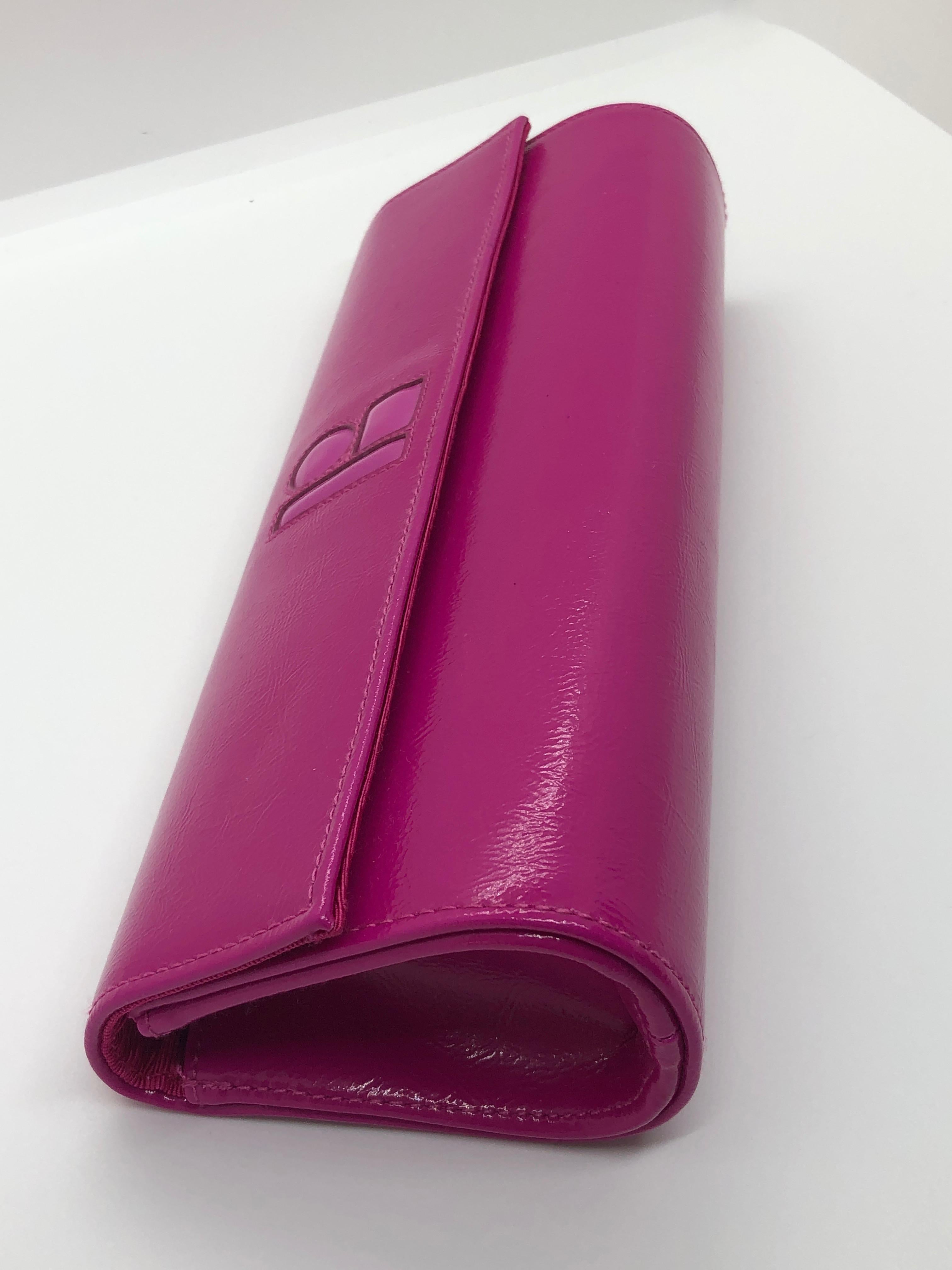 Lisa Perry Mod Fuchsia Pink Patent Leather Clutch Handbag w/ Magnetic Closure  7