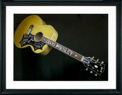 „Elvis Presley Guitar“ Fotografie von Lisa S. Johnson aus dem Hard Rock Hotel Vegas