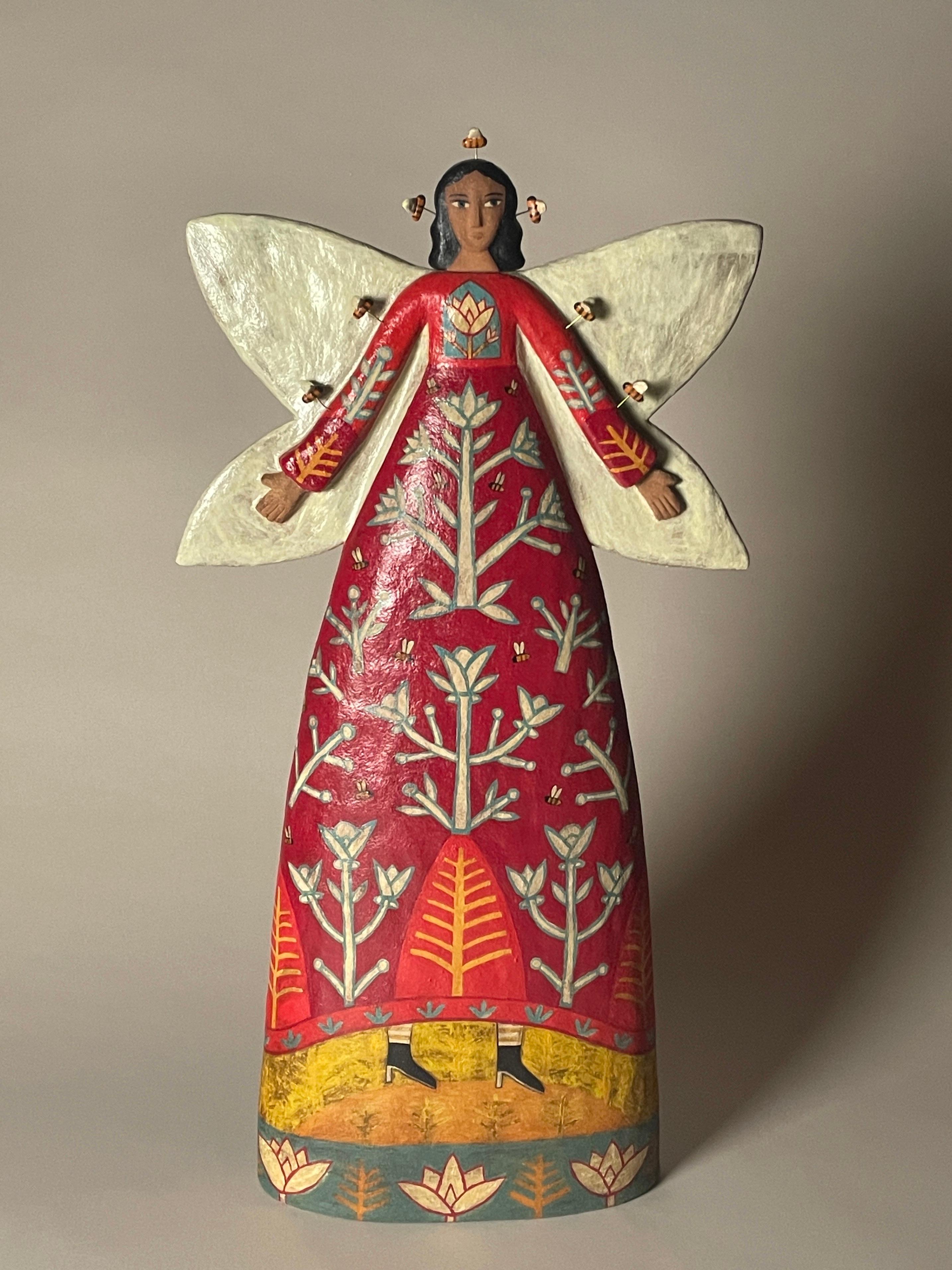 Lisa Smith Figurative Sculpture - Bee Queen