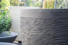 Lisa Terre Noir Sculptée, Poterie De La Madeleine