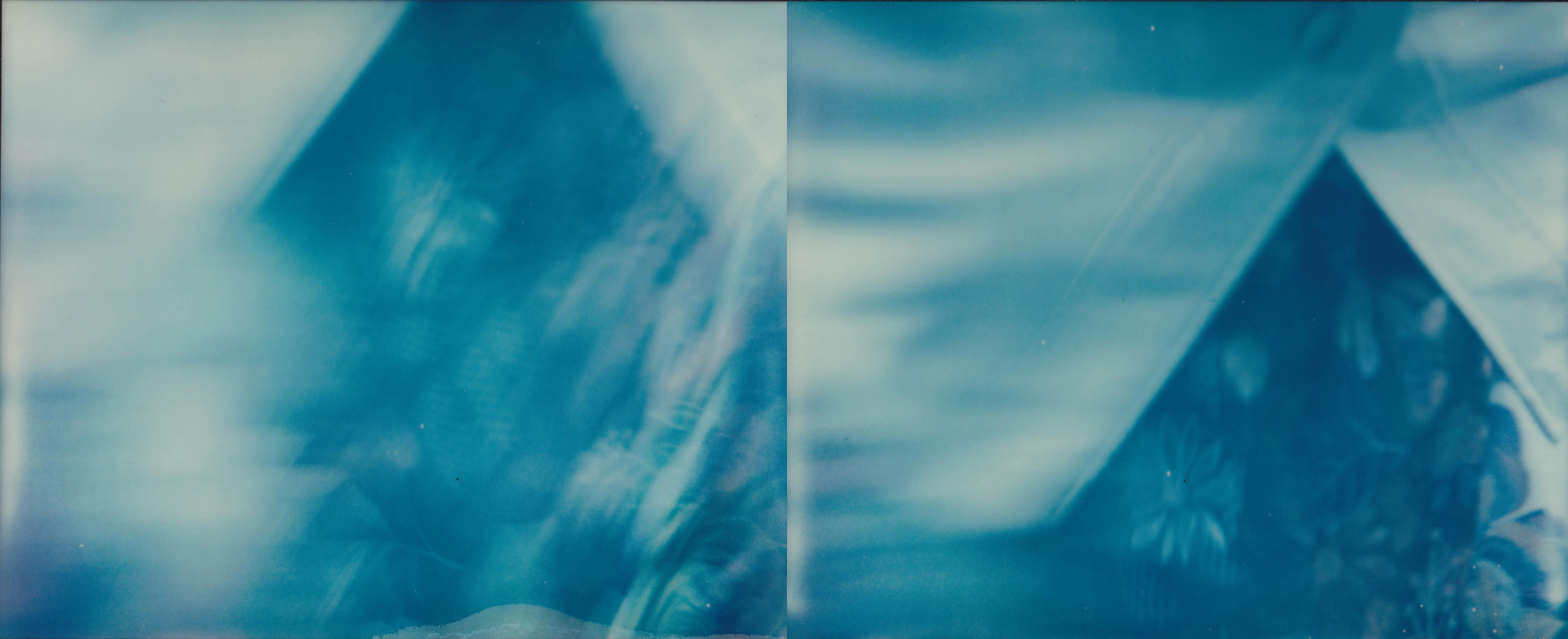 Lisa Toboz Abstract Photograph – Blueprint - Contemporary, Abstrakt, Polaroid, 21. Jahrhundert, Farbe