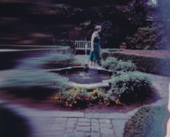 Emergence - Zeitgenössisch, Frau, Polaroid, figürlich, 21. Jahrhundert, Landschaft