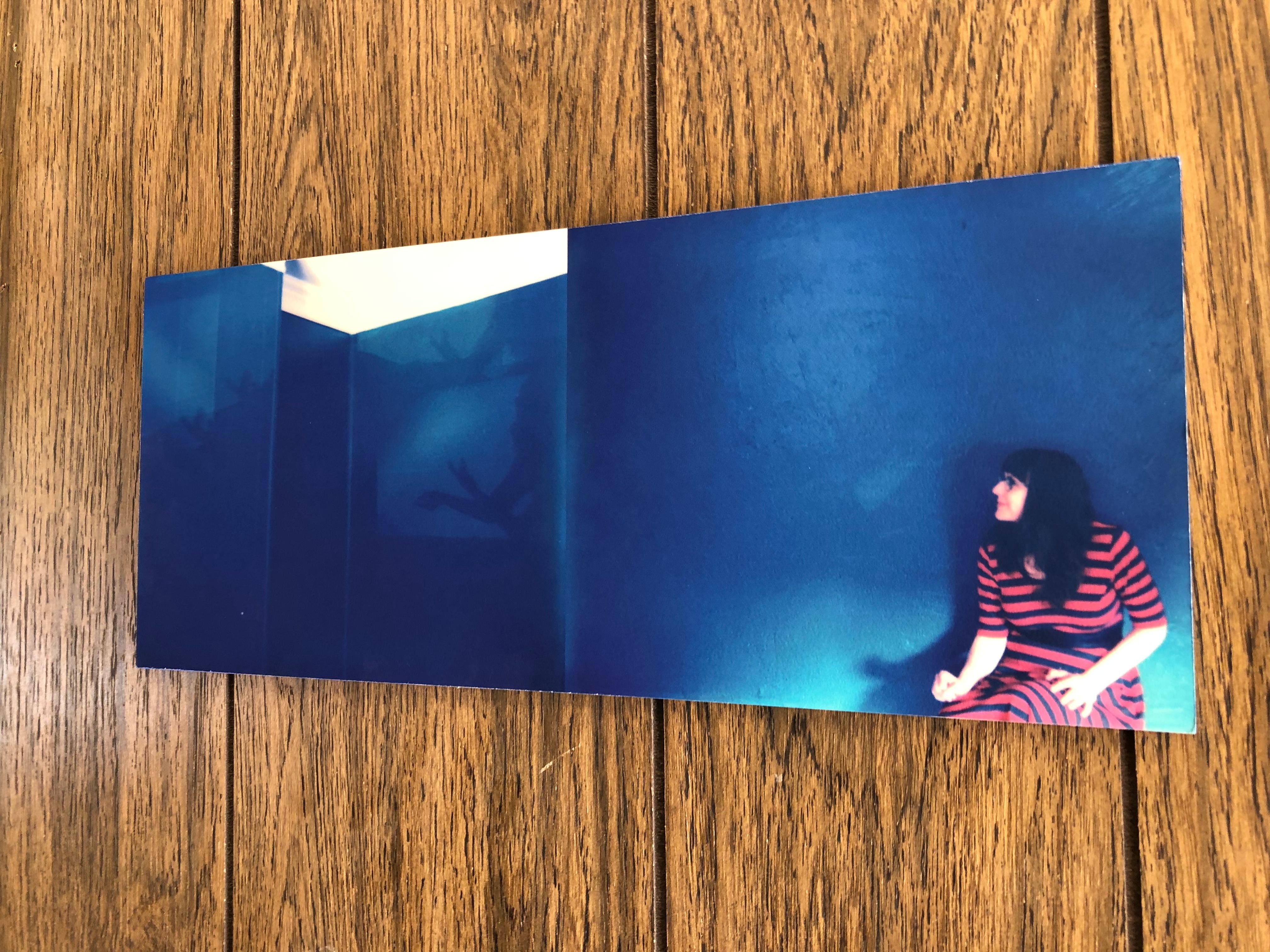 Jeu d'ombres - Contemporary, Figurative, Woman, Polaroid, Photograph en vente 4