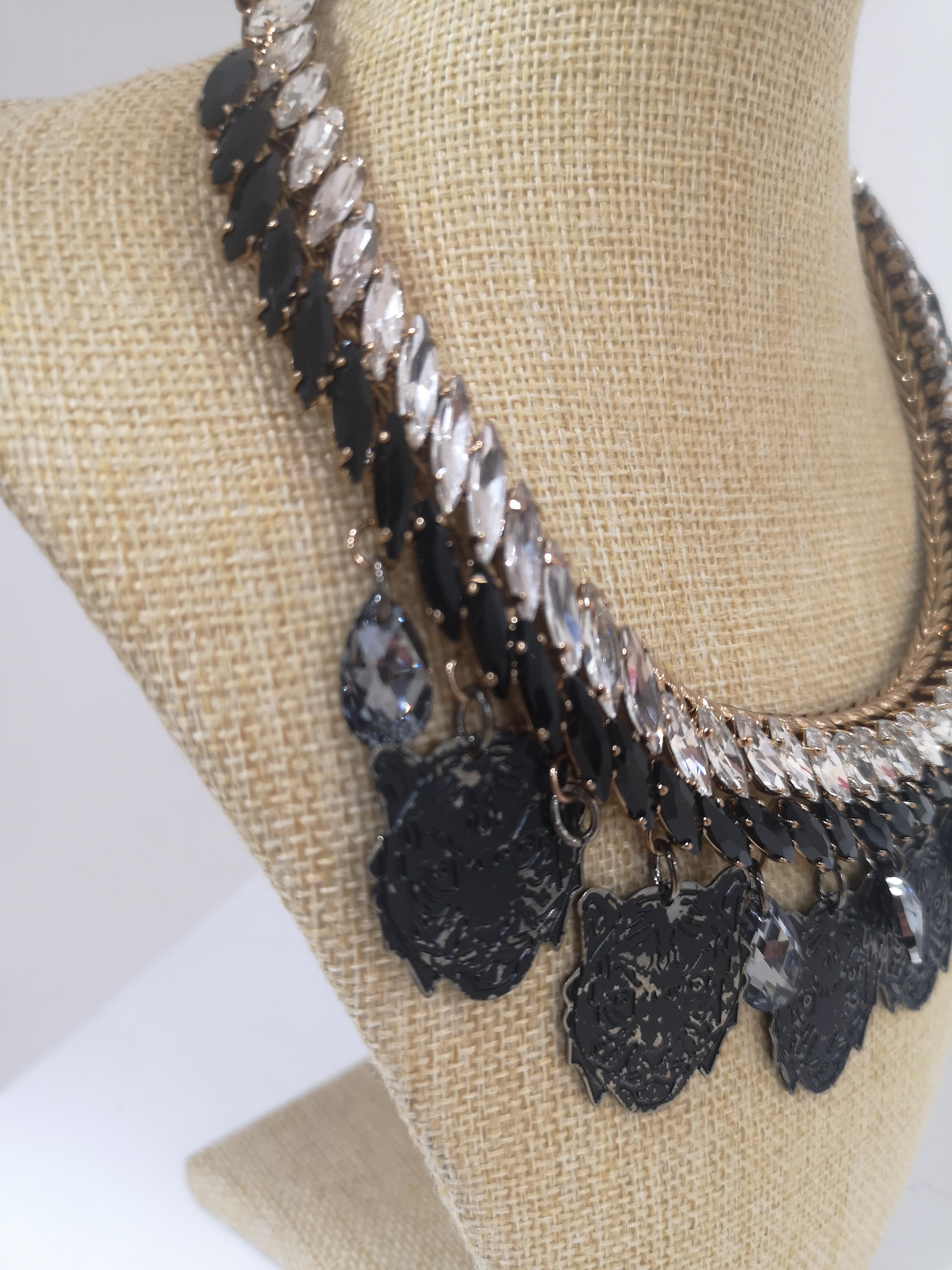 LisaC Black tigers swarovski stones necklace 3