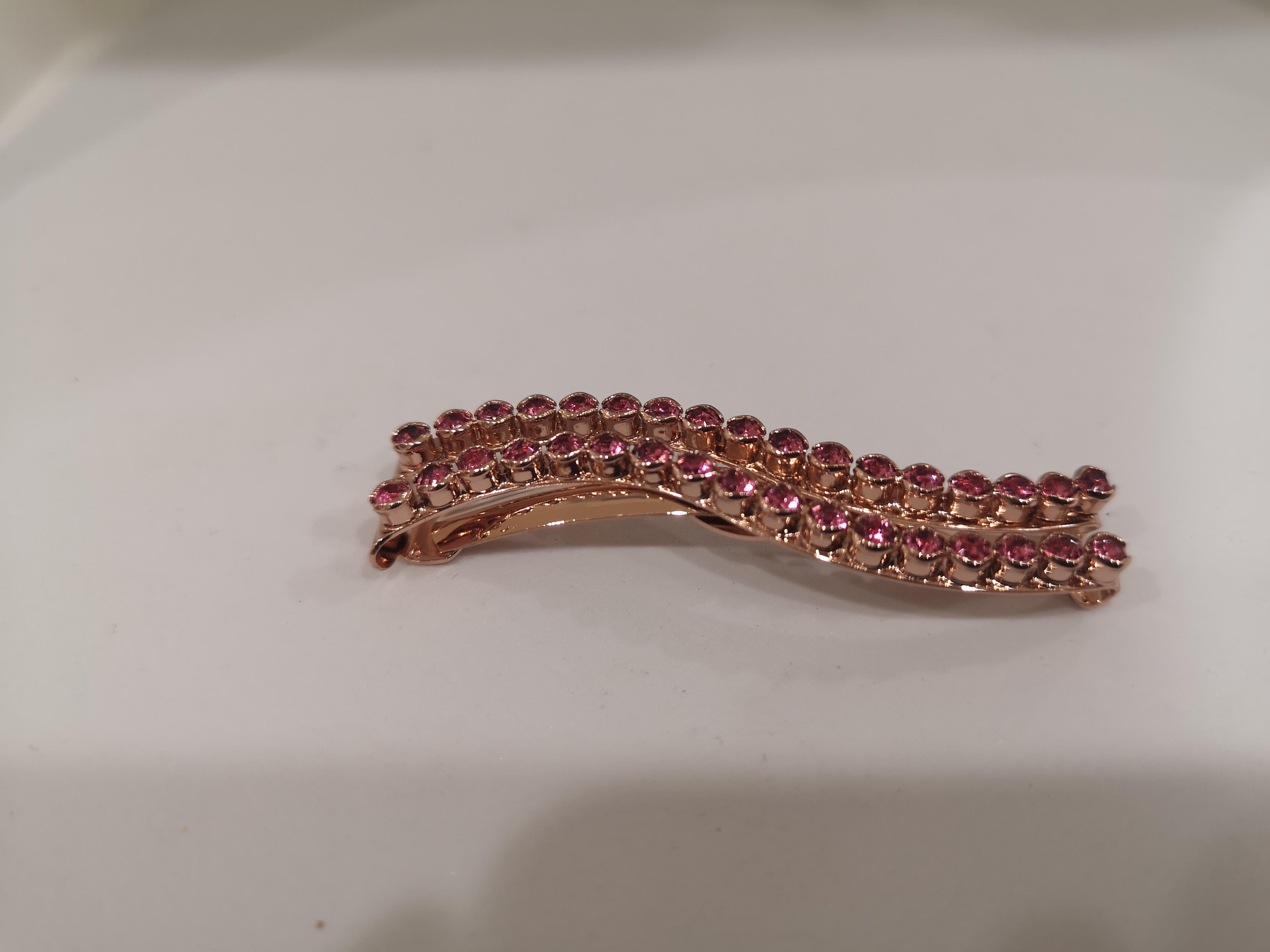LisaC pink swarovski stones wave hair clip
totally handmade in italy with real swarovski stones
measurements: 6 cm