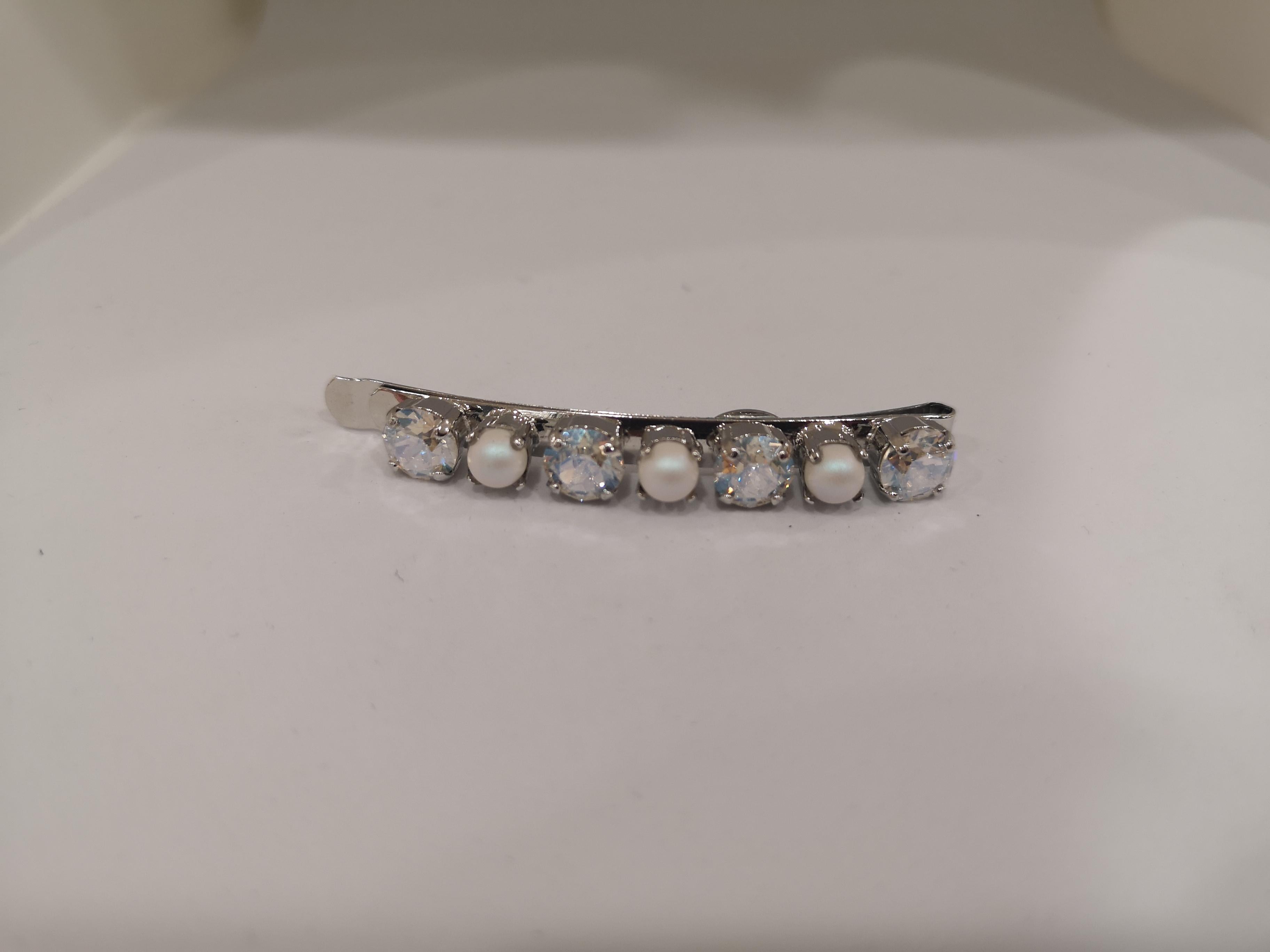 LisaC swarovski stone pearls hair clip In New Condition In Capri, IT