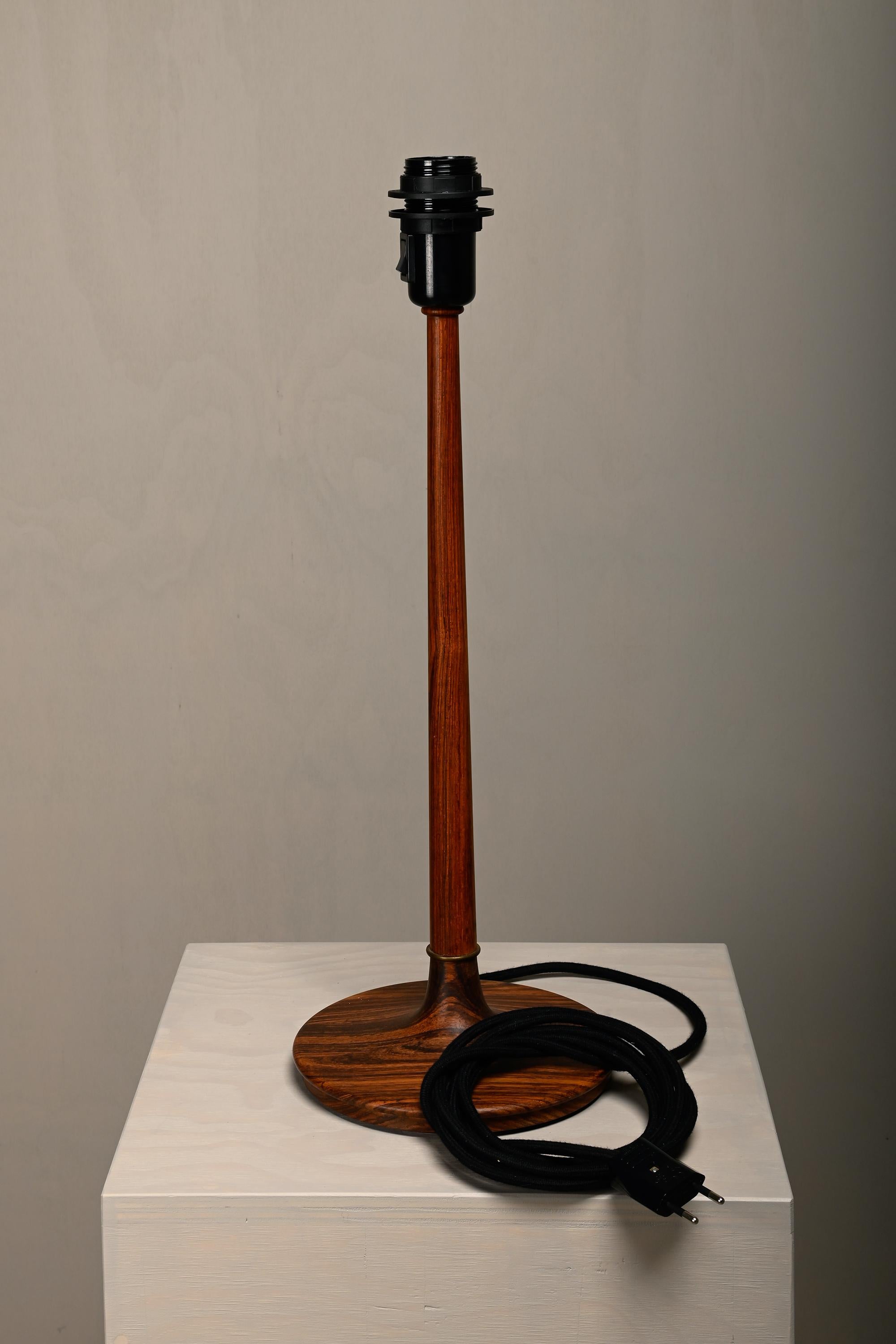Lisbeth Brams Table Lamp in Rosewood with Brass detail for Brdr. Krüger, Denmark For Sale 2