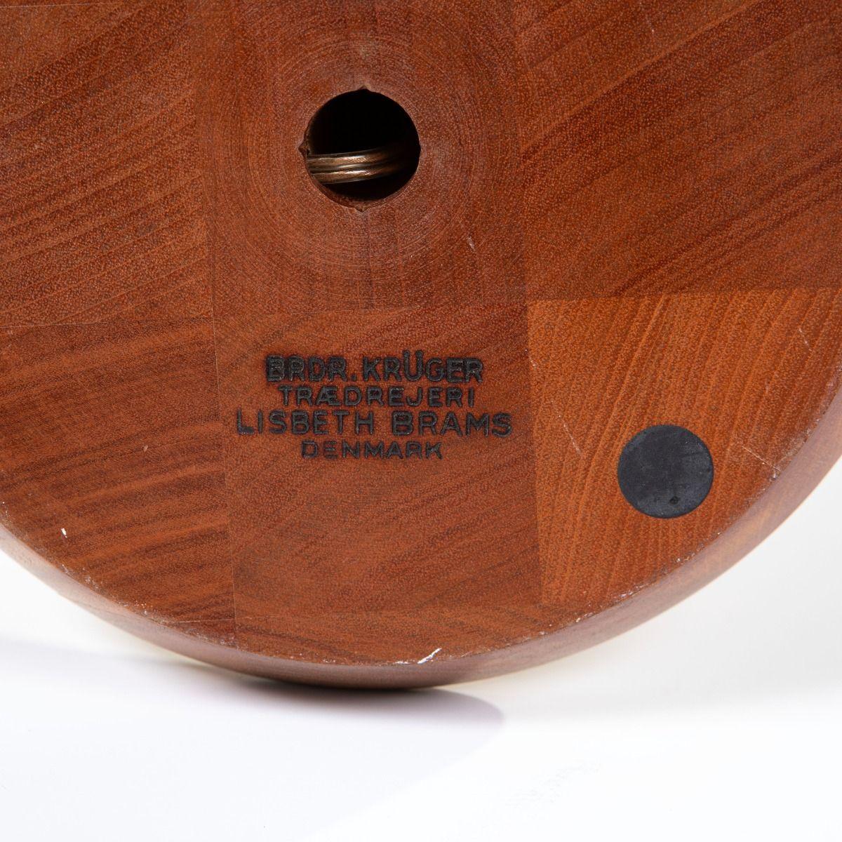 Lámpara de mesa Lisbeth Brams de madera maciza de fresno by Brdr. Krüger, Dinamarca, años 60 en venta 3