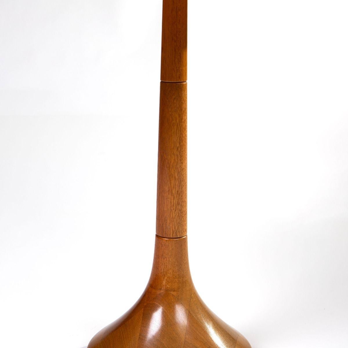 Lámpara de mesa Lisbeth Brams de madera maciza de fresno by Brdr. Krüger, Dinamarca, años 60 Ceniza en venta