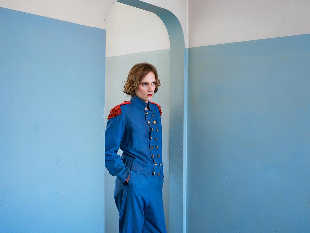 Lissa Rivera Color Photograph – Uniform