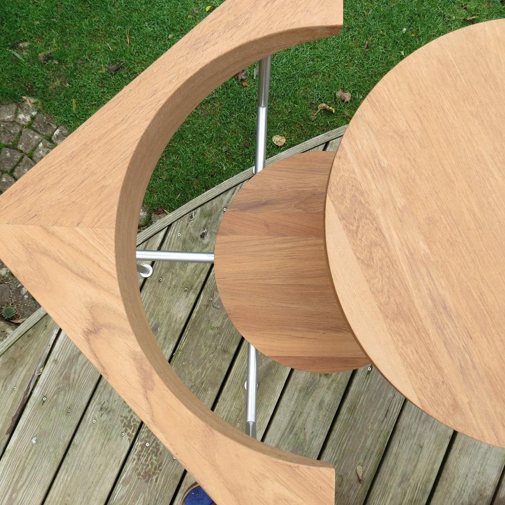 Listers Luytens Teak Garden Table and Chairs Bistro Set Tea for Two Bistro Set A In Good Condition In Stow on the Wold, GB
