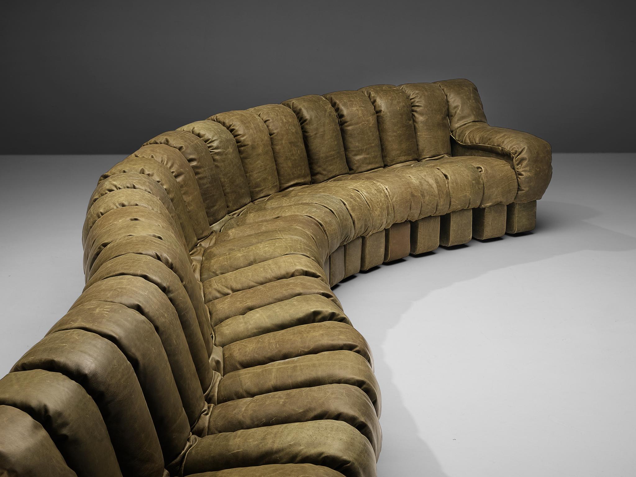 Listing for C: De Sede Sofa Model 'DS-600' in Olive Green Leather In Good Condition In Waalwijk, NL
