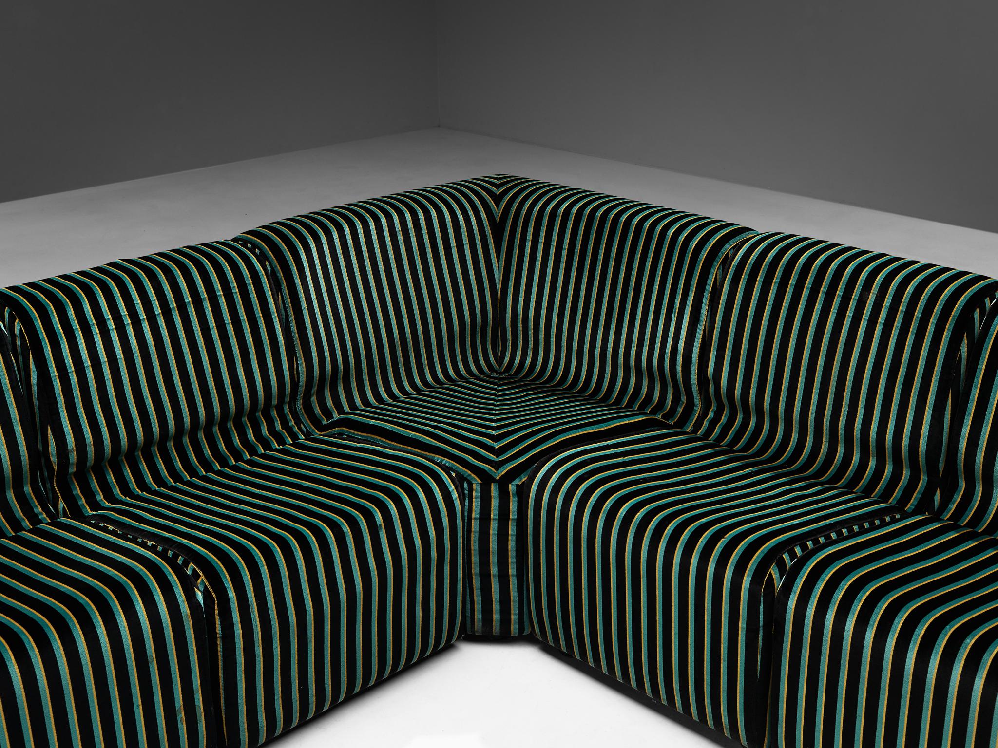 This sectional sofa takes your breath away easily due to its voluptuous appearance and substantial size. With its comfortable elements, this sofa definitely is the perfect fit for a lounge space. The design of this modular sofa descends from the