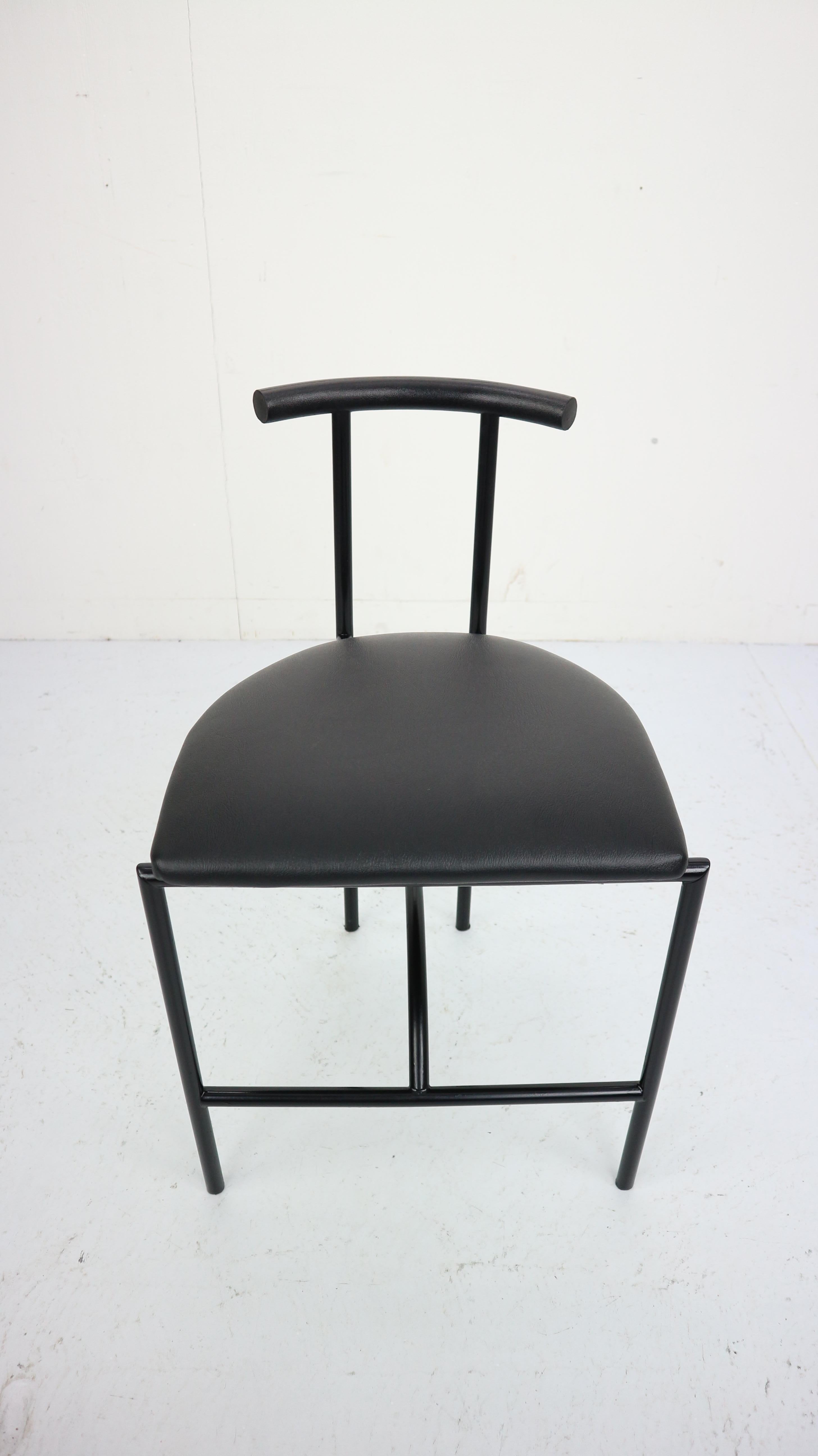 Late 20th Century listing for Tuyen. 4x Bieffeplast 'Tokyo' Chair by Rodney Kinsman, 1985, Italy