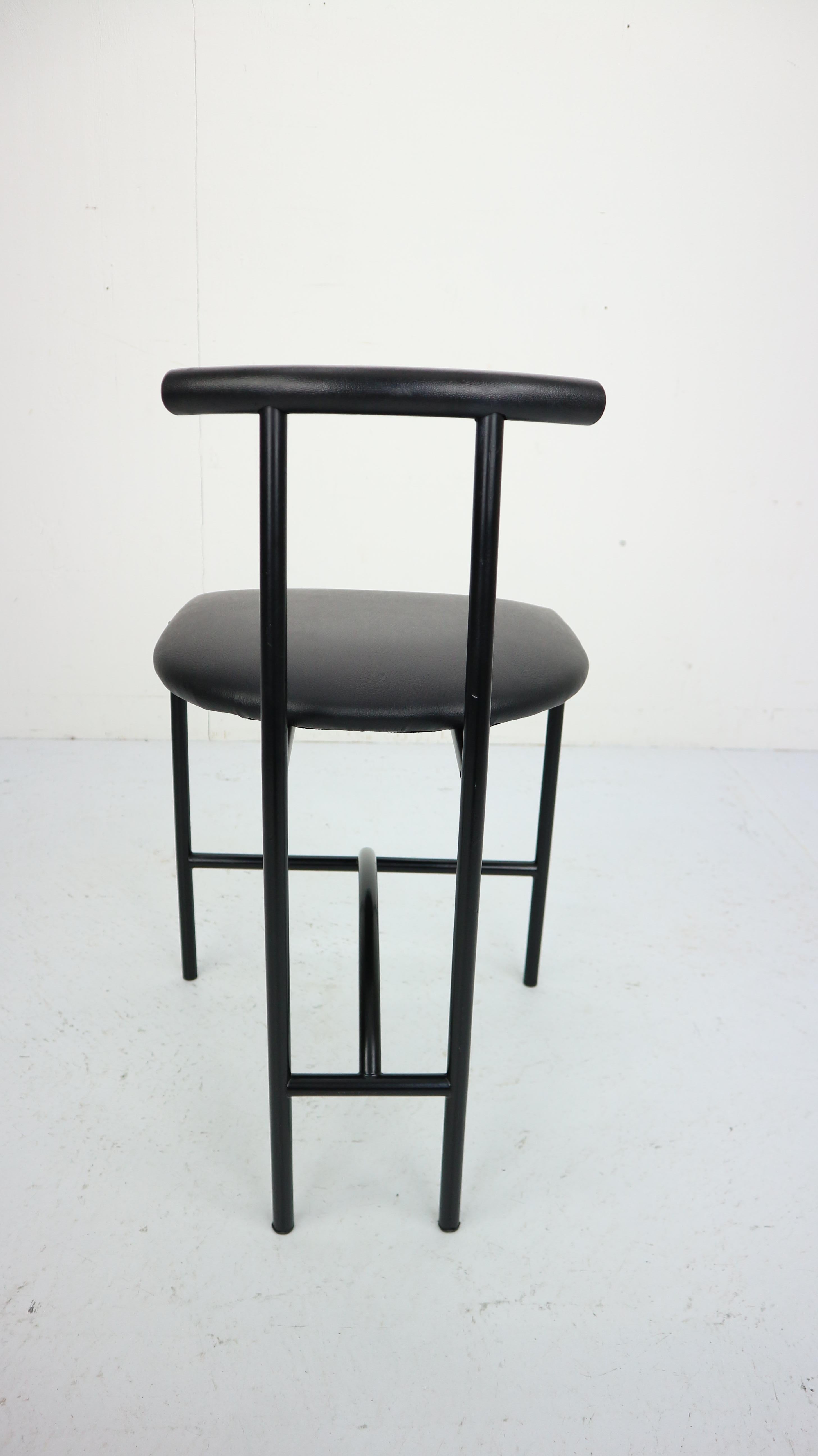 listing for Tuyen. 4x Bieffeplast 'Tokyo' Chair by Rodney Kinsman, 1985, Italy 2