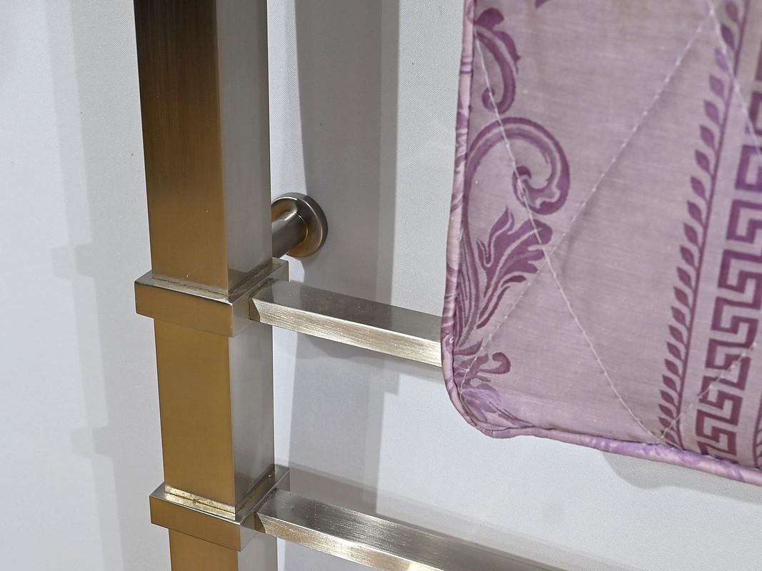 Letto matrimoniale in acciaio inox, Versace - 1950 in vendita 3