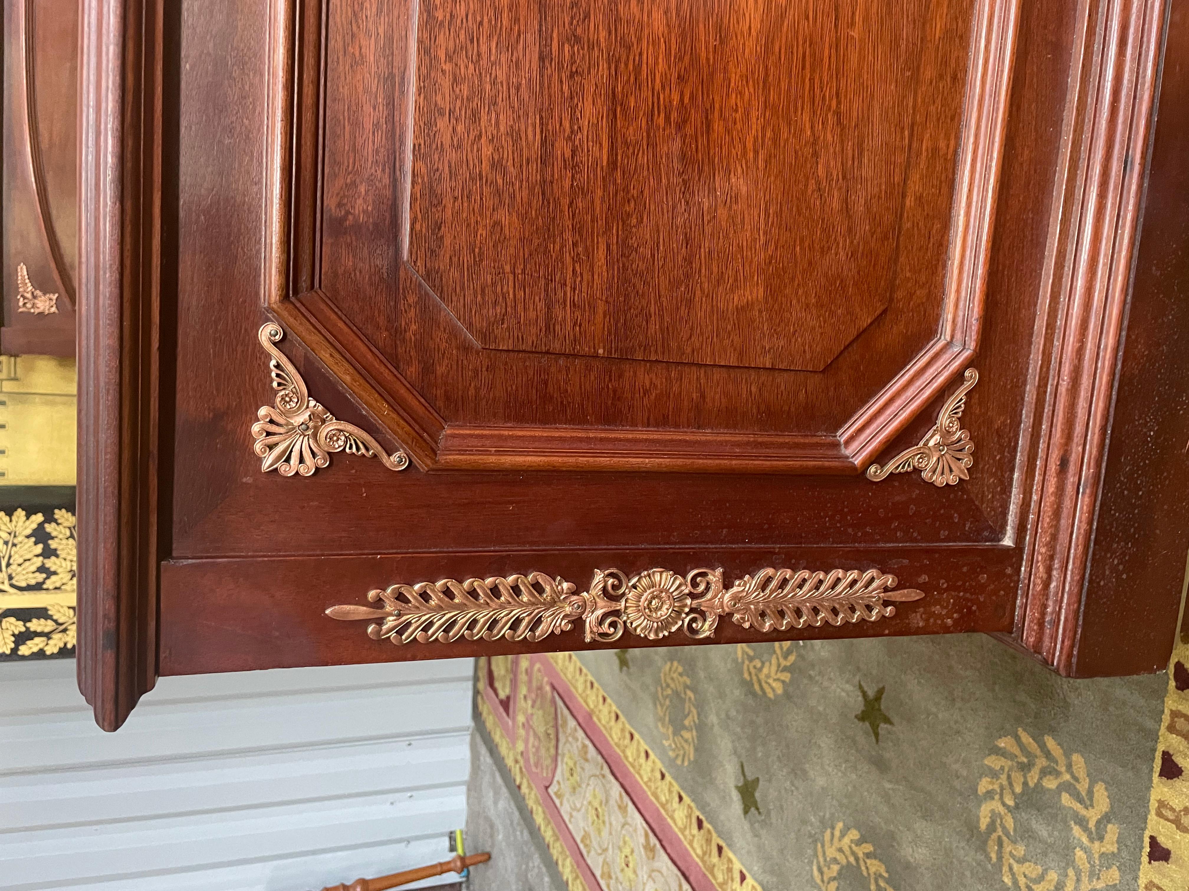 Very rare mahogany bed with rich bronze ornamentation in the Consulate style. Sold in very good general condition. Complete restoration with re-varnishing possible by our workshops on estimate. Measures: For bed base 140/190 cm height 160 and 80 cm