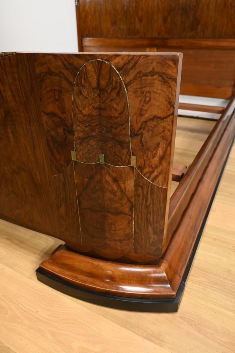 Lit en ronce de noyer, période Art Déco - 1930 en vente 2