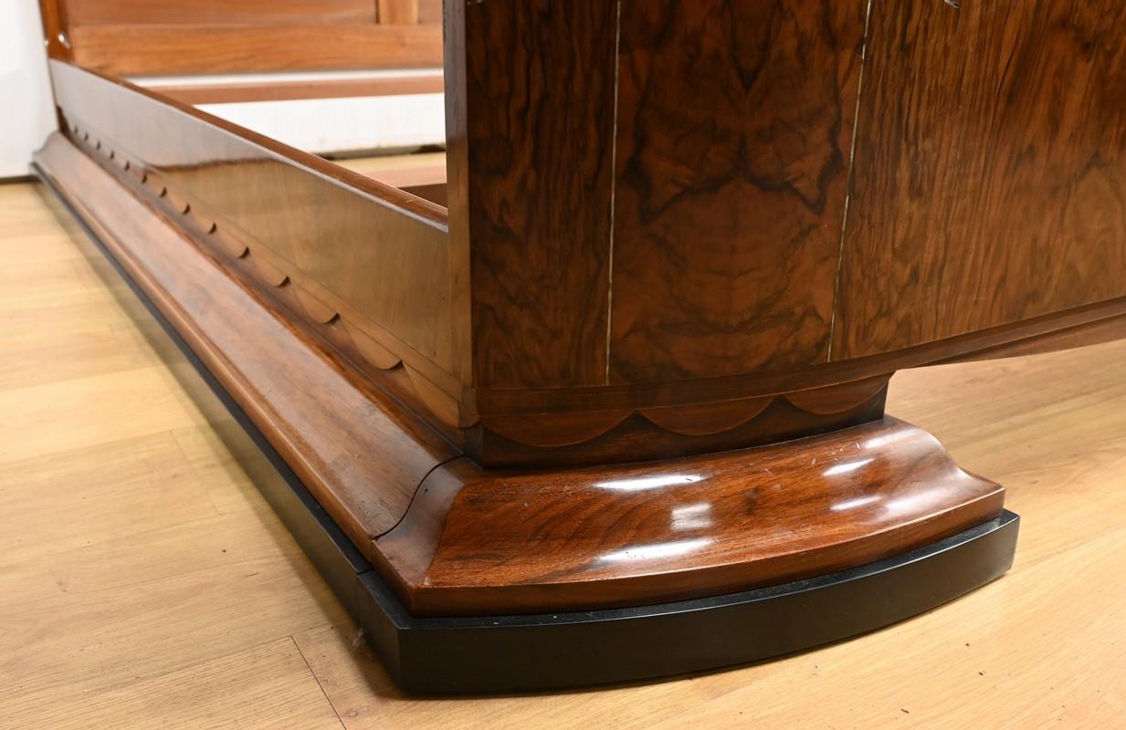 Lit en ronce de noyer, période Art Déco - 1930 en vente 4