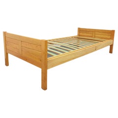 Lit vintage Mountain Design Les Arcs en bois de frêne des années 60 70