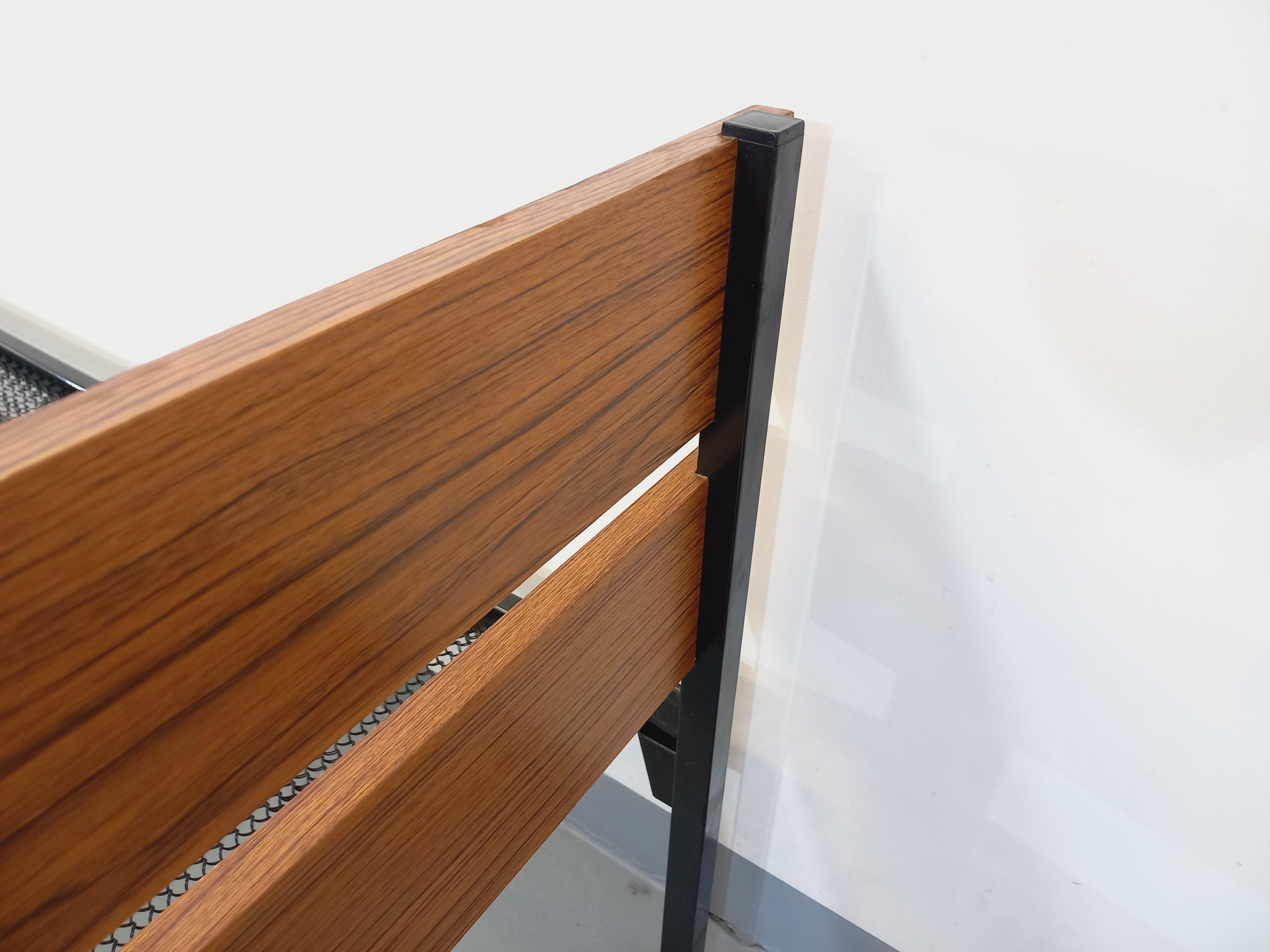 Lit vintage style moderniste en métal et formica type teck des années 60 For Sale 4