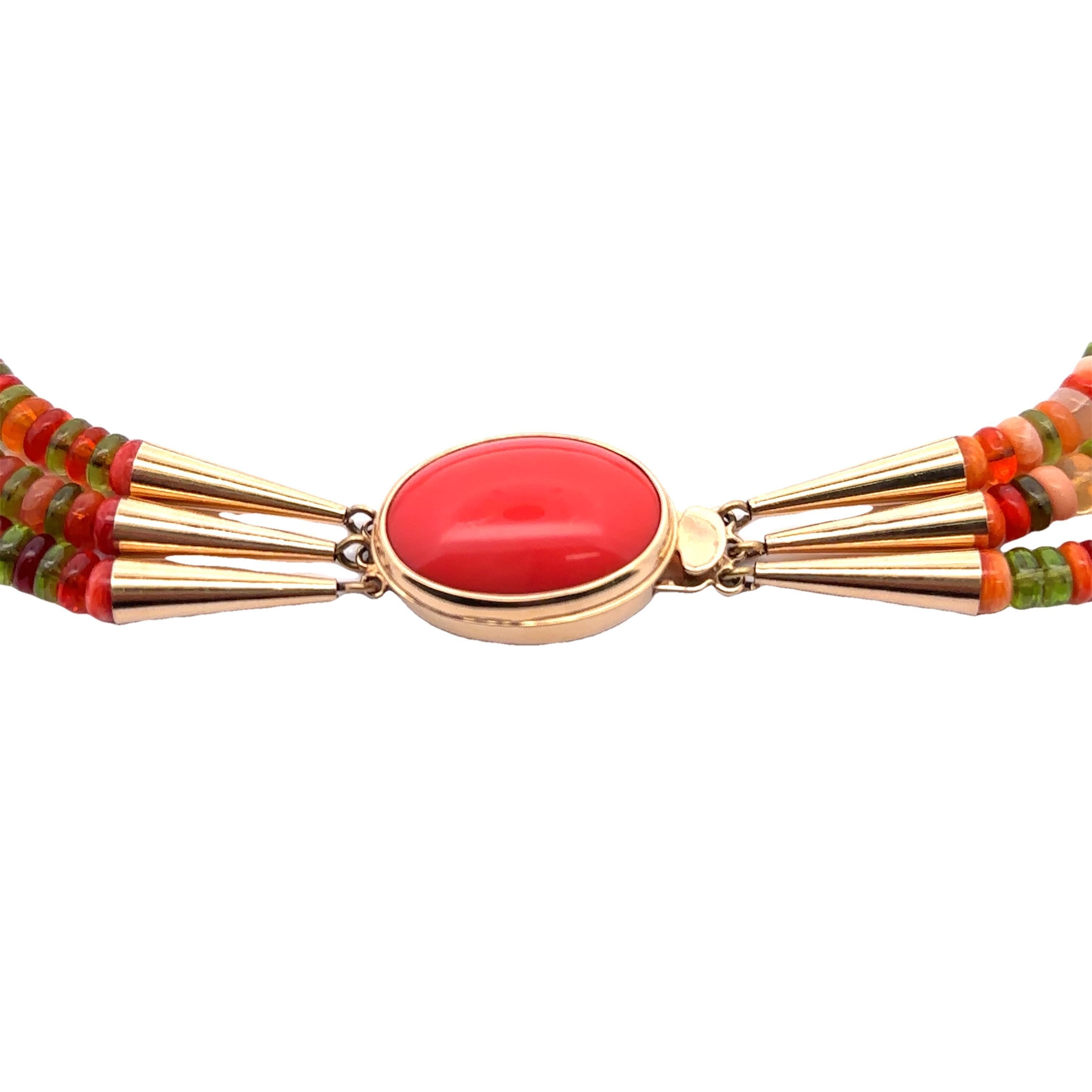 --Pierre(s) :...
Nombreux coraux, tourmalines et huîtres épineuses naturels - forme rondelle - polie - variation naturelle des couleurs 
(1) Corail véritable naturel - Cabochon ovale - serti - Très belle couleur rouge orangée - 23x16mm